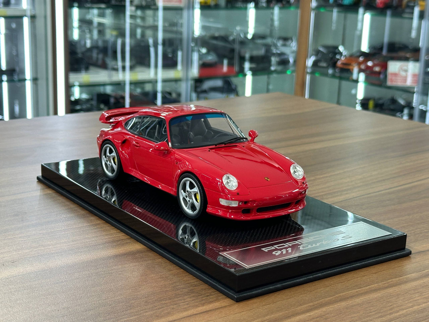 1/18 Resin Porsche 911 Turbo S – A&H Models (Guards Red)