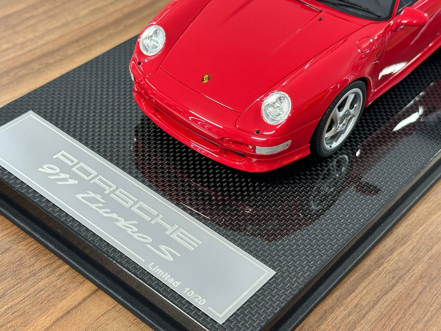 1/18 Resin Porsche 911 Turbo S – A&H Models (Guards Red)