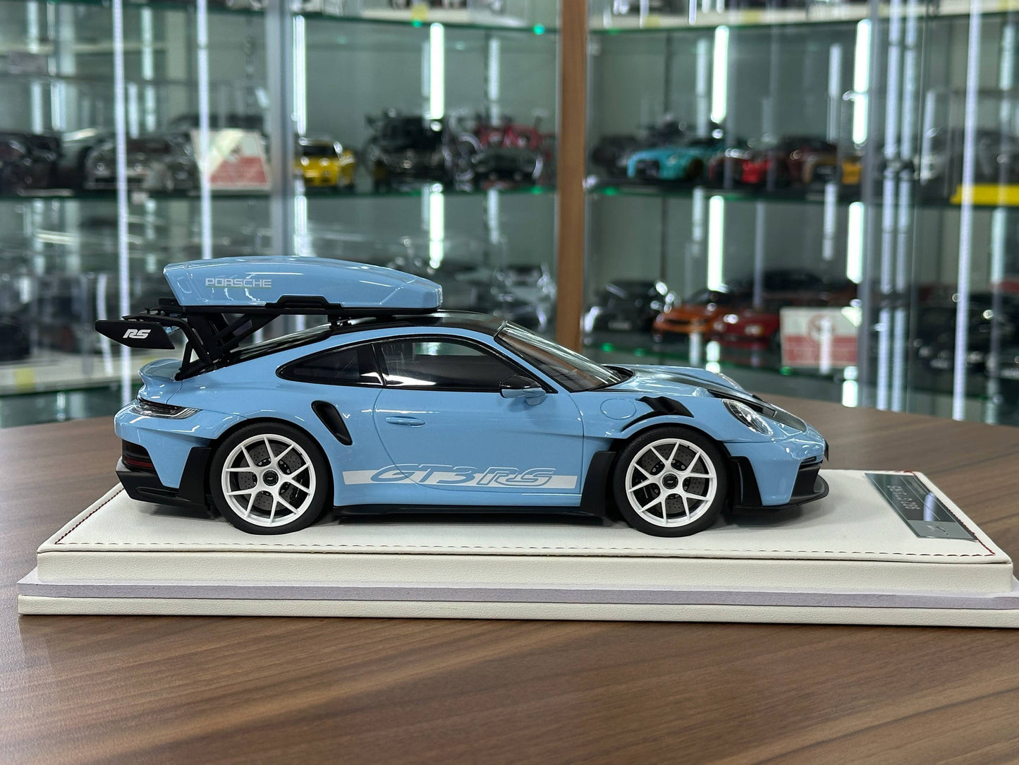 1:18 Resin Porsche 911 GT3 RS (992) – IVY Merit Models (Gulf Blue/White Livery)