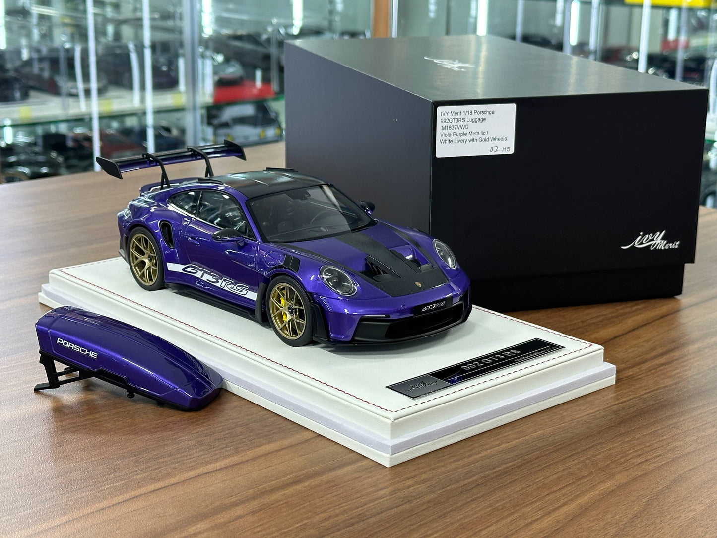1/18 Resin Porsche 911 GT3 RS (992) – IVY Merit Models (Viola Purple Metallic, White Livery, Gold Wheels)