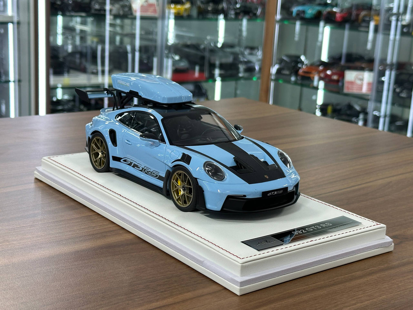 1/18 Resin Porsche 911 GT3 RS (992) – IVY Merit Models (Gulf Blue, Black Livery, Gold Wheels)