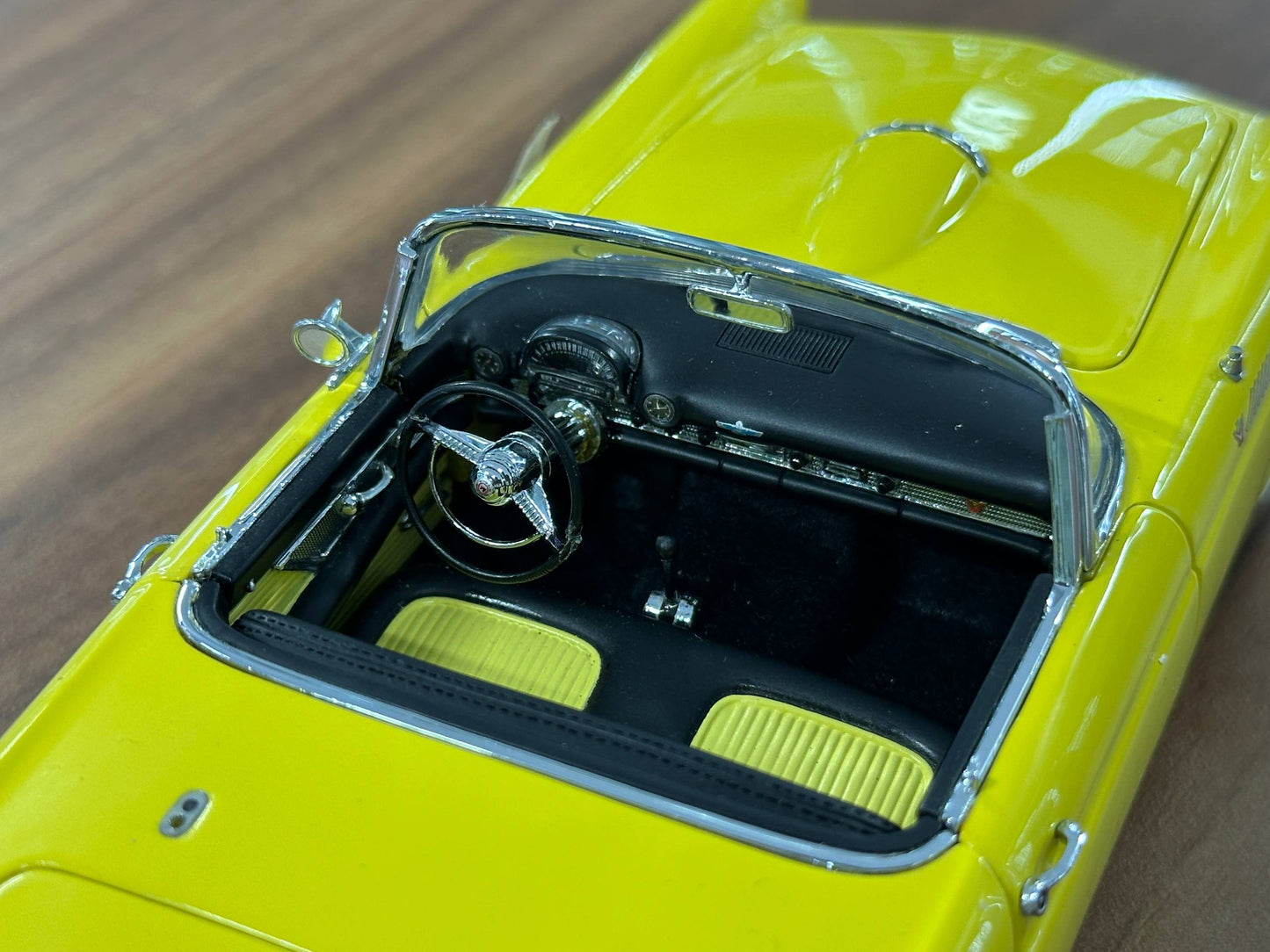 1/24 Diecast Model The Danbury Mint Ford Thunderbird Convertible (1955) – Yellow – (Full Opening, Limited Edition)