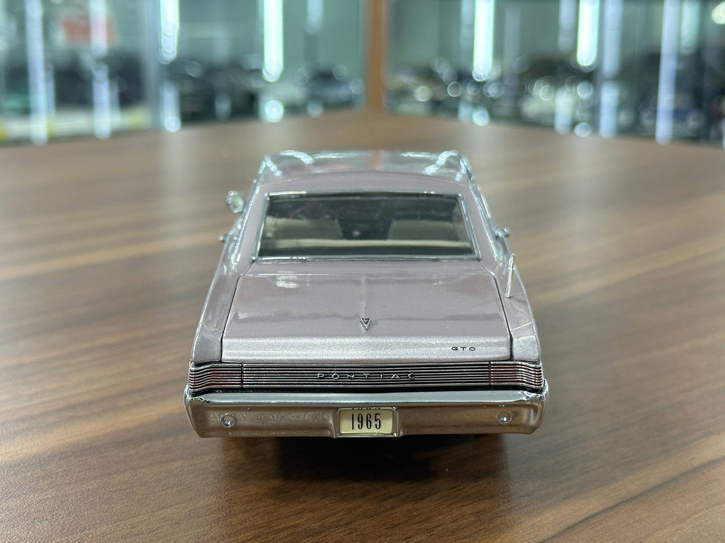 1/24 Diecast Pontiac GTO 1965  – Champagne Metallic – Danbury Mint Limited Edition