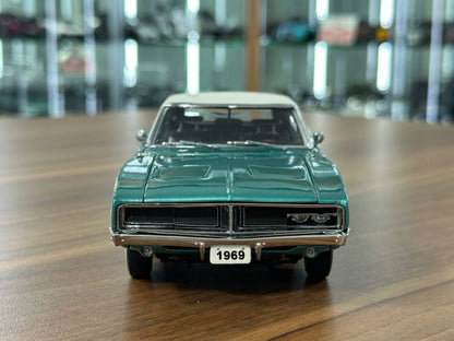 1/24 Diecast Danbury Mint Dodge Charger SE (1969) – Emerald Green Metallic –  Limited Edtion
