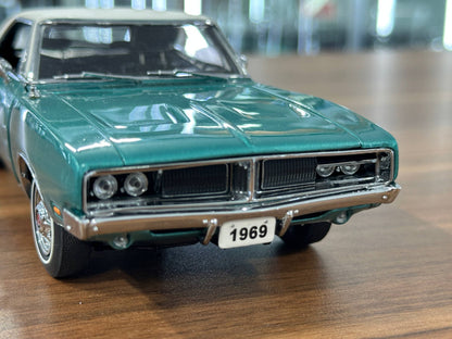 1/24 Diecast Danbury Mint Dodge Charger SE (1969) – Emerald Green Metallic –  Limited Edtion
