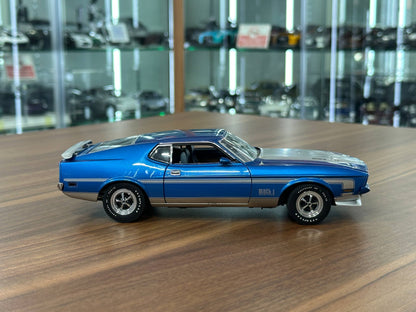 1/24 Diecast Danbury Mint Ford Mustang Mach 1 (1971) – Blue (Full Opening, Limited Edition)