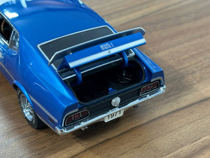 1/24 Diecast Danbury Mint Ford Mustang Mach 1 (1971) – Blue (Full Opening, Limited Edition)