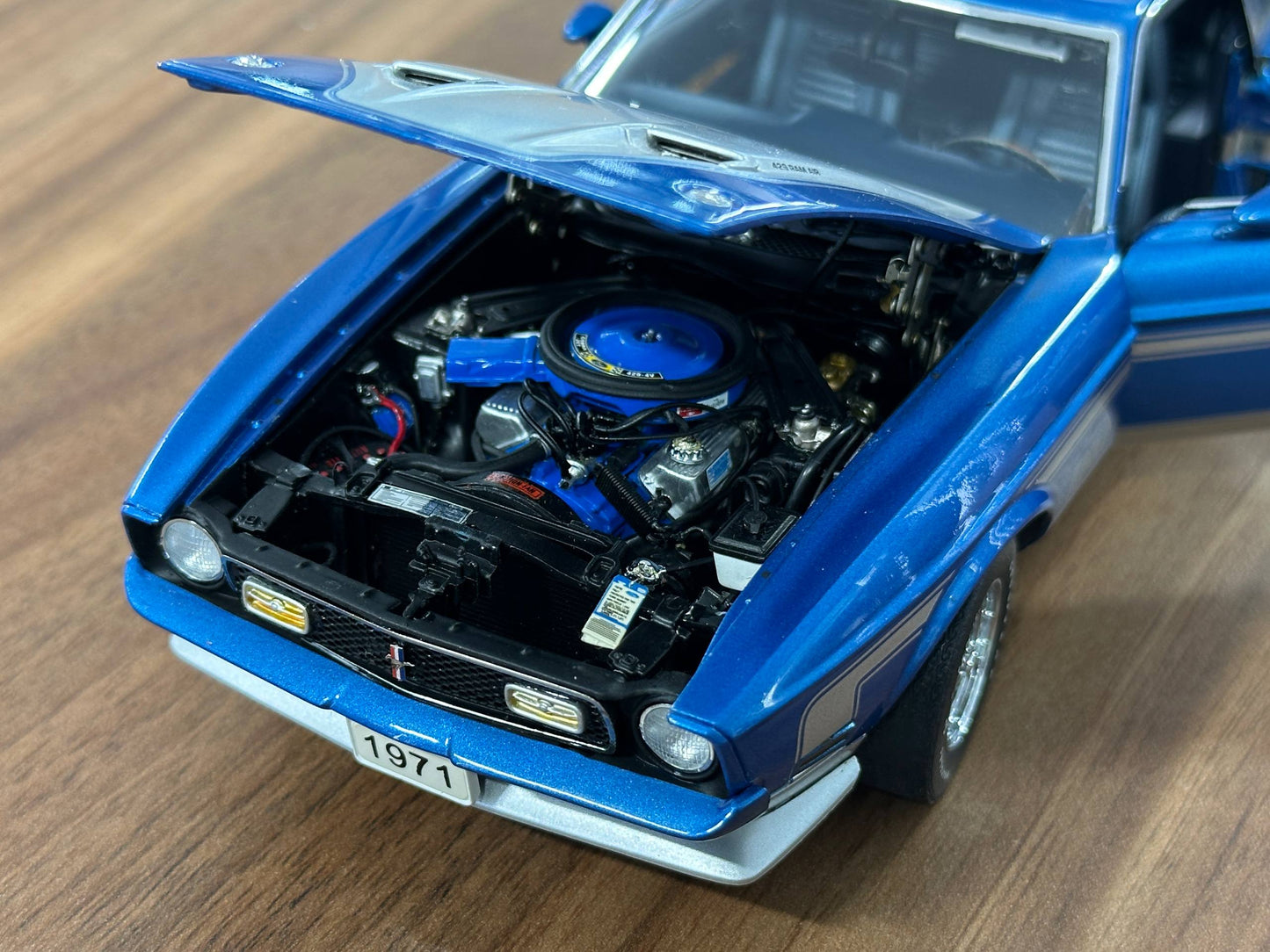 1/24 Diecast Danbury Mint Ford Mustang Mach 1 (1971) – Blue (Full Opening, Limited Edition)