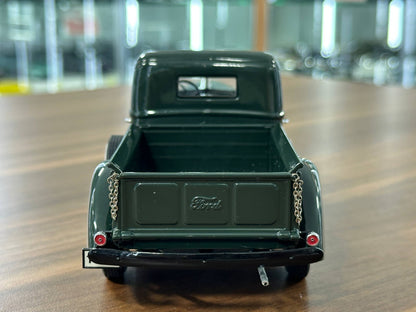 1/24 Diecast Danbury Mint Ford Pickup (1942) – Dark Green (Full Opening, Limited Edition)