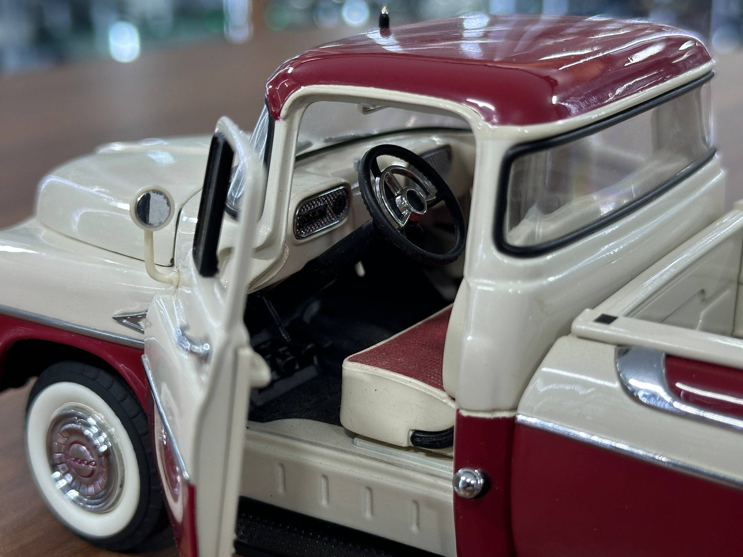 1/24 Diecast Danbury Mint Dodge Sweptside D100 Pickup Truck (1957) – Red & Beige (Full Opening, Limited Edition)