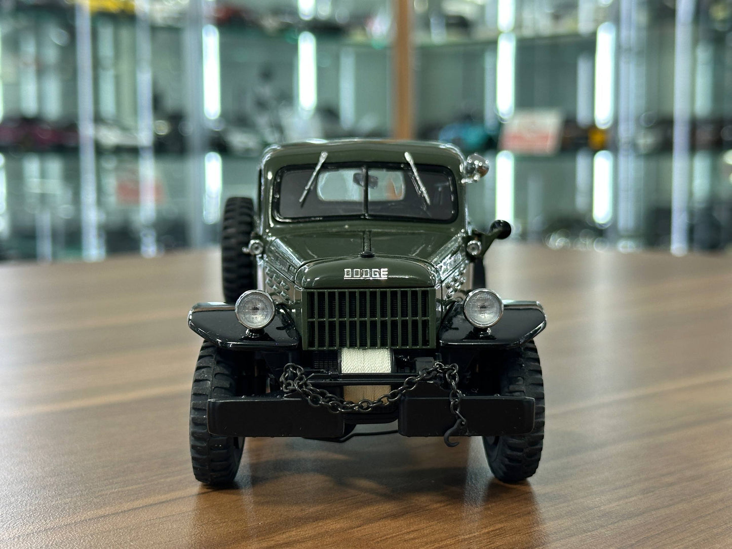 1/24 Diecast Dodge Power Wagon Pickup Truck 1946 – Army Green – Danbury Mint Limited Edition