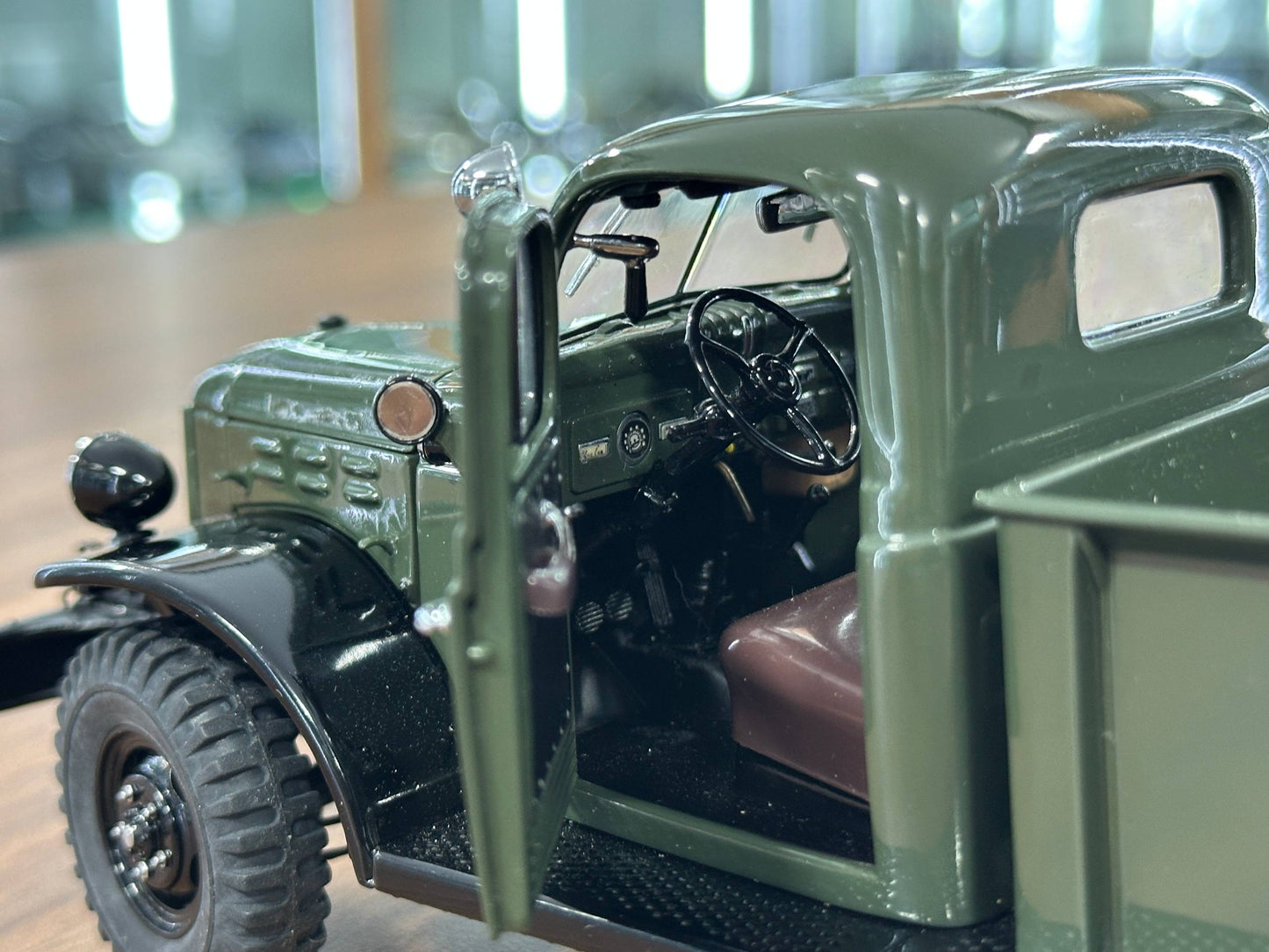 1/24 Diecast Dodge Power Wagon Pickup Truck 1946 – Army Green – Danbury Mint Limited Edition
