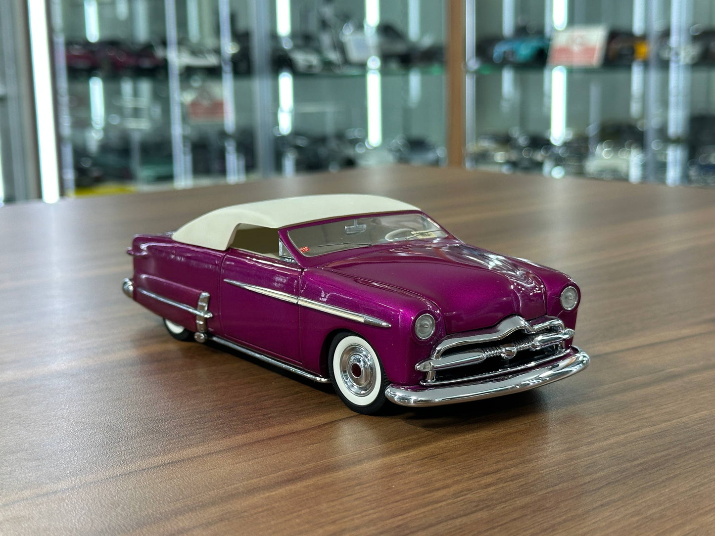 1/24 Diecast Ford Lead Sled 1949  – Purple – Danbury Mint Limited Edition