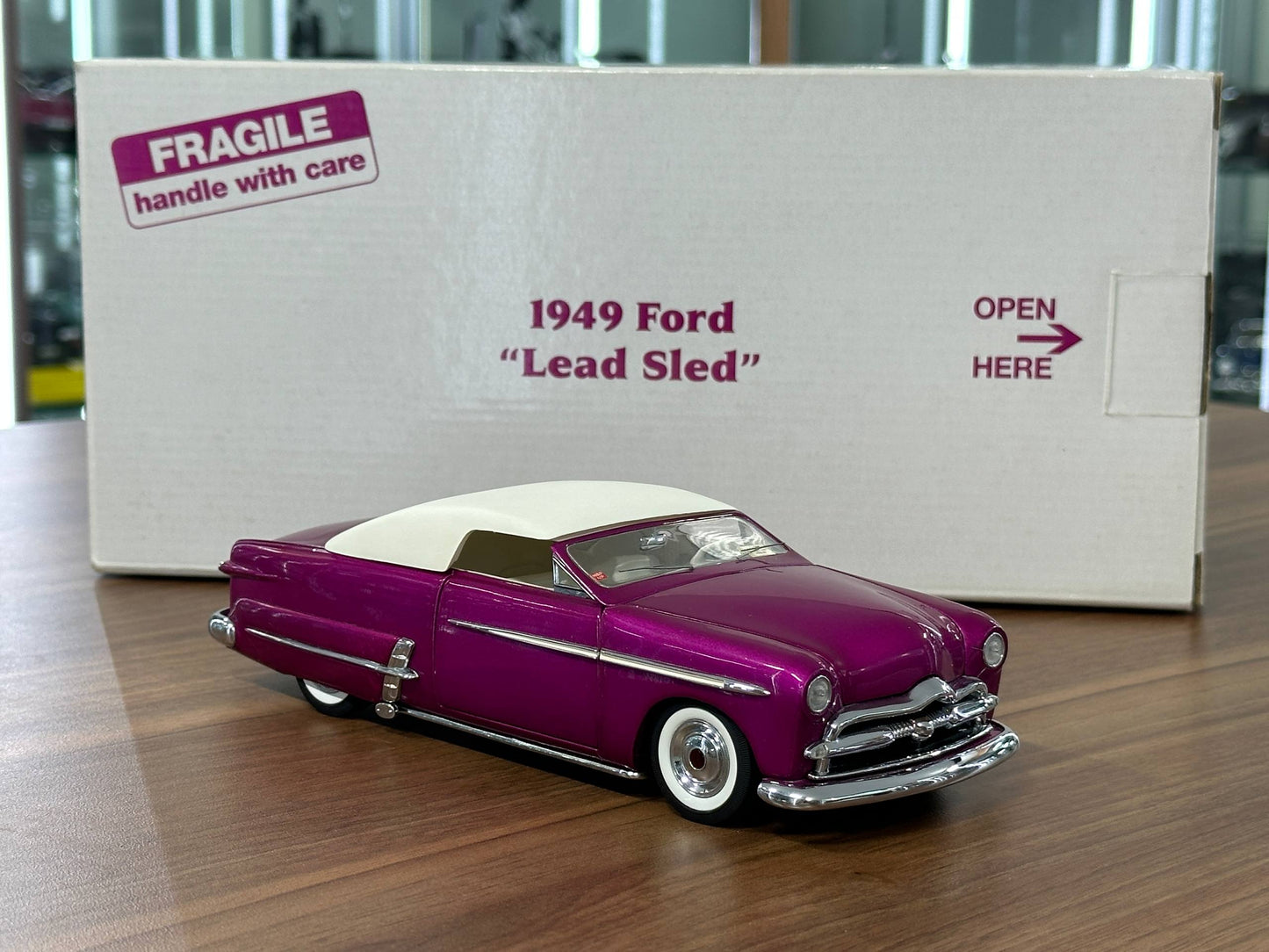 1/24 Diecast Ford Lead Sled 1949  – Purple – Danbury Mint Limited Edition