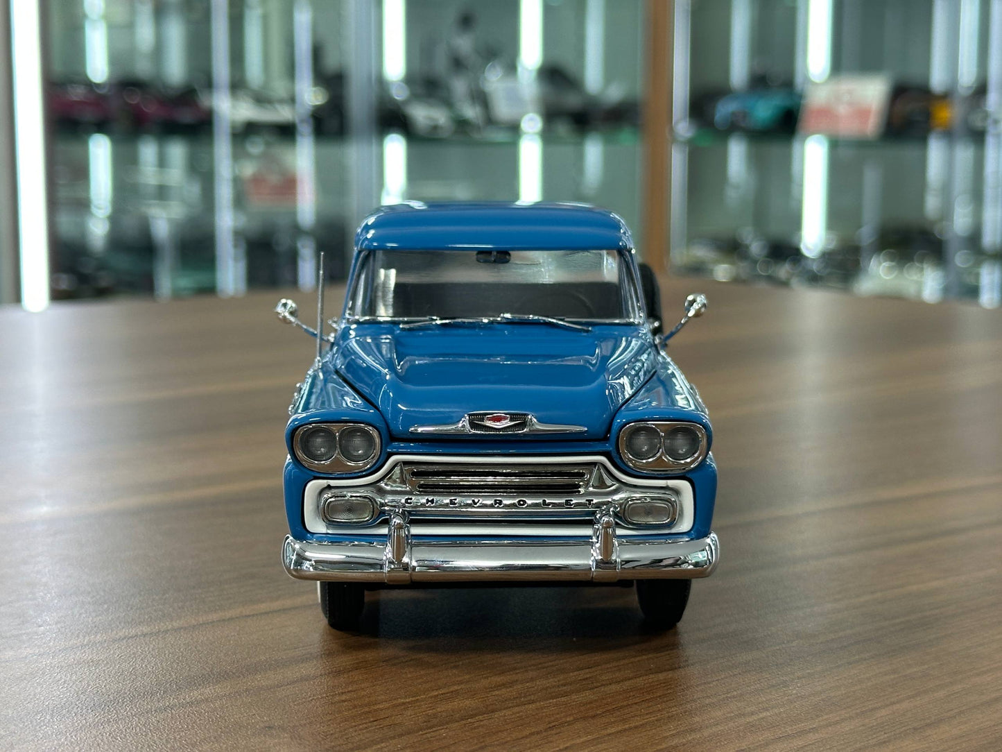 1/24 Diecast Chevrolet Apache 1958  Blue – Danbury Mint Limited Edition