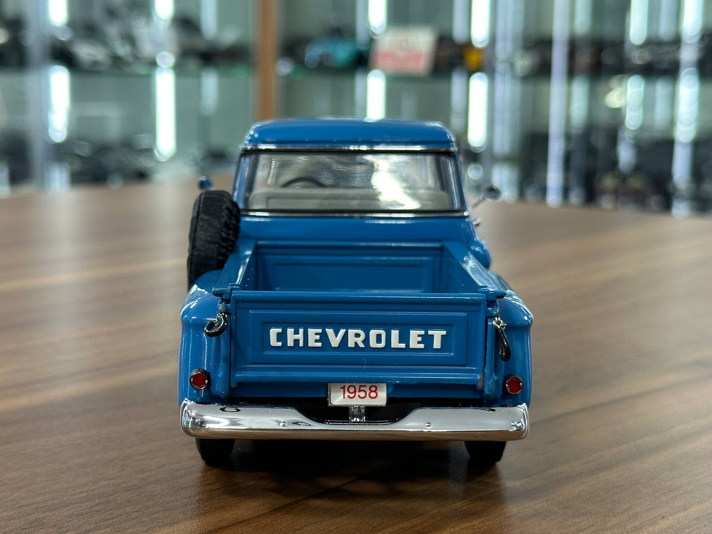 1/24 Diecast Chevrolet Apache 1958  Blue – Danbury Mint Limited Edition