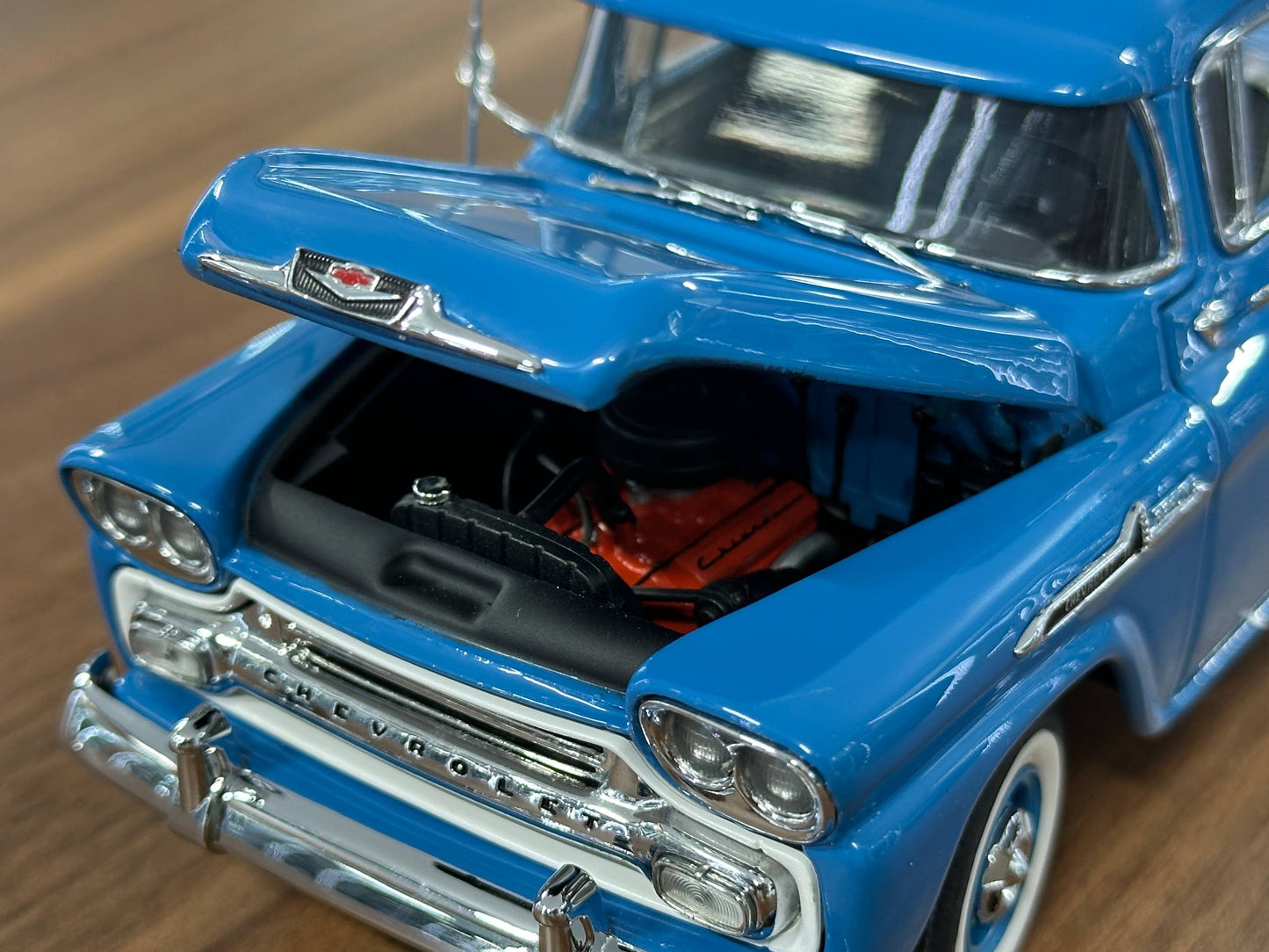 1/24 Diecast Chevrolet Apache 1958  Blue – Danbury Mint Limited Edition