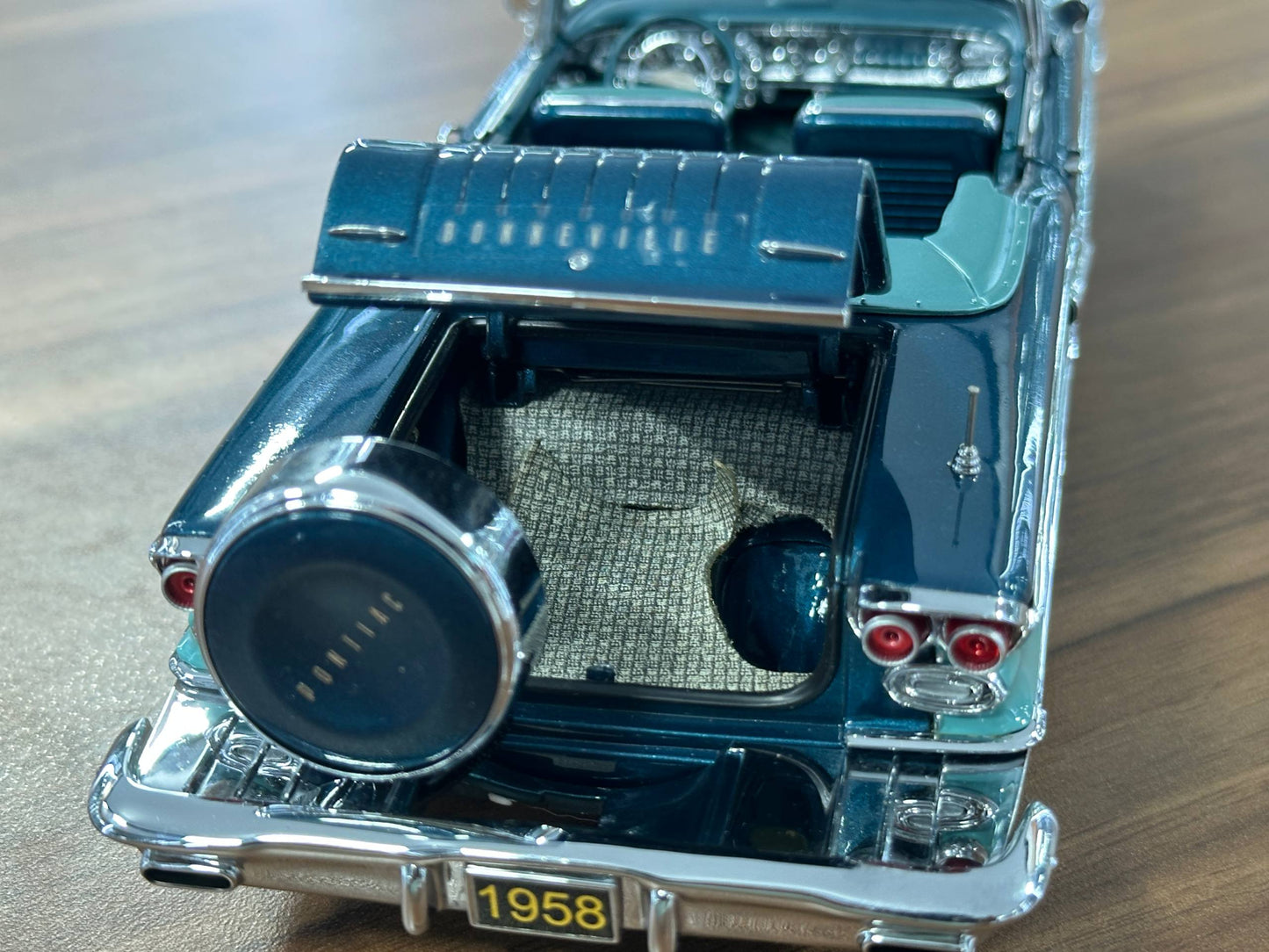 1/24 Diecast Pontiac Bonneville Convertible 1958 Torquoise – Danbury Mint Limited Edition