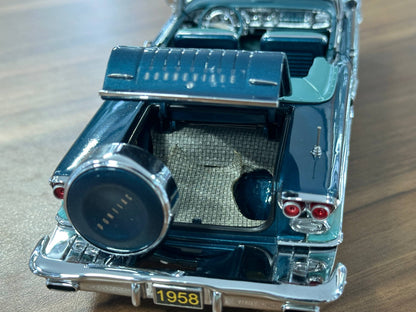 1/24 Diecast Pontiac Bonneville Convertible 1958 Torquoise – Danbury Mint Limited Edition