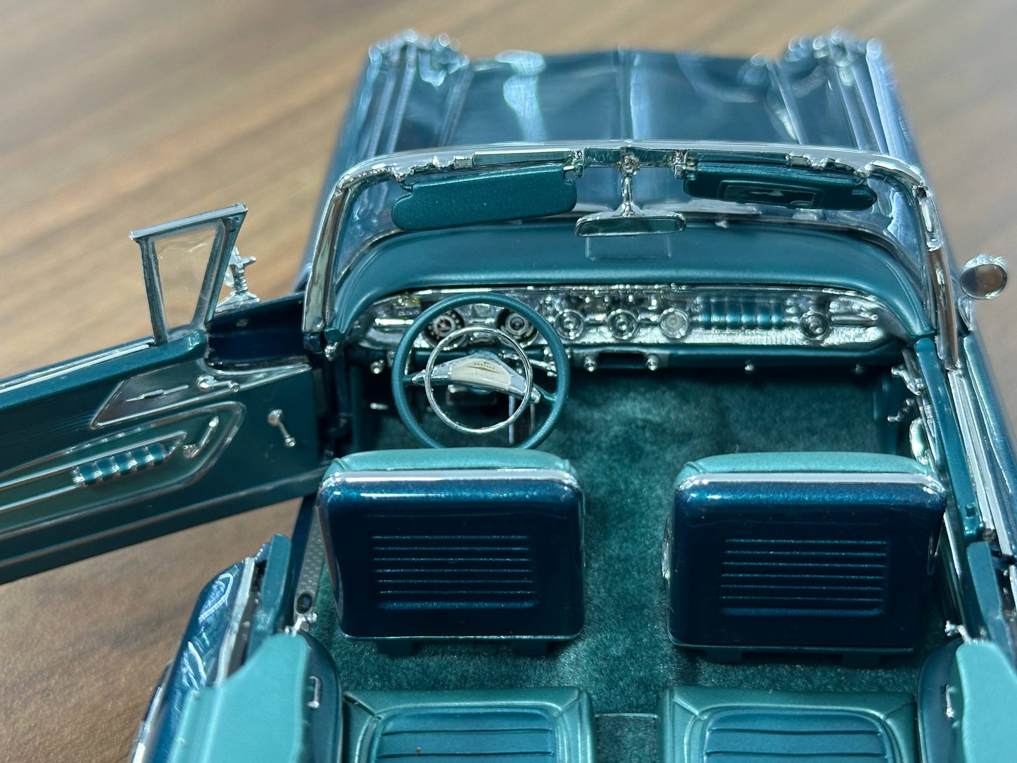 1/24 Diecast Pontiac Bonneville Convertible 1958 Torquoise – Danbury Mint Limited Edition