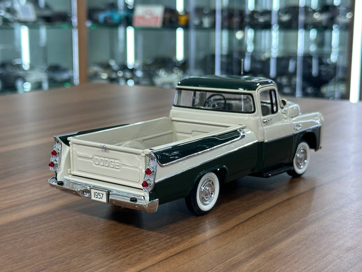 1/24 Diecast Danbury Mint Dodge Sweptside D100 Pickup Truck (1957) – Green & Beige –  Limited Edition