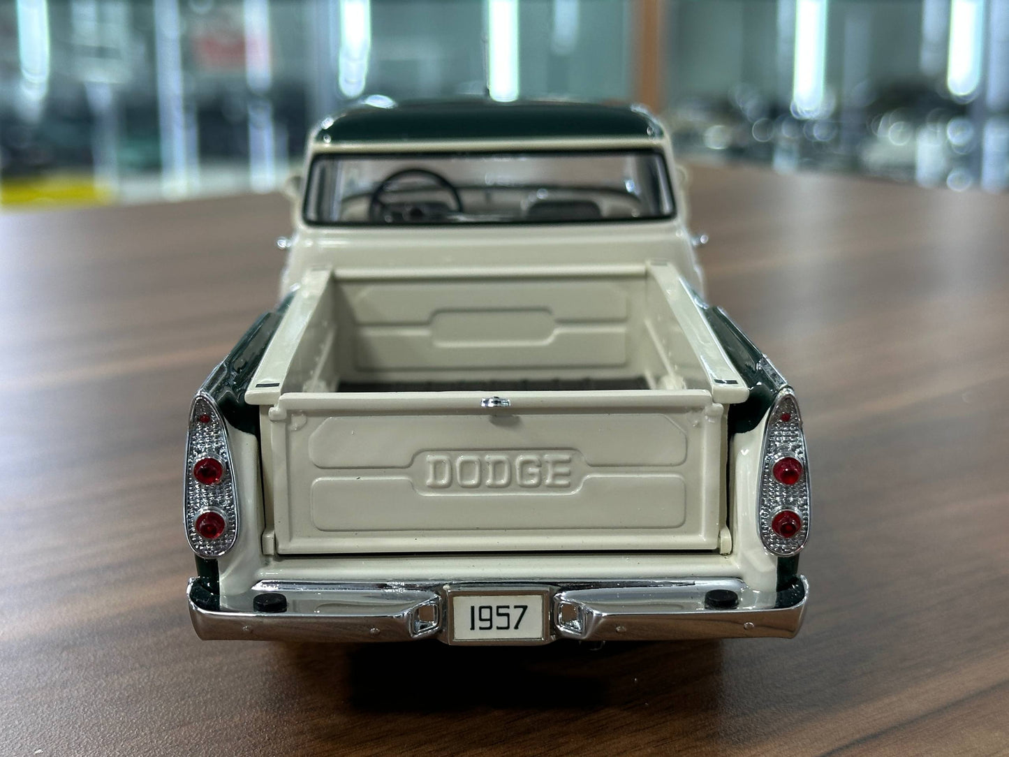 1/24 Diecast Danbury Mint Dodge Sweptside D100 Pickup Truck (1957) – Green & Beige –  Limited Edition