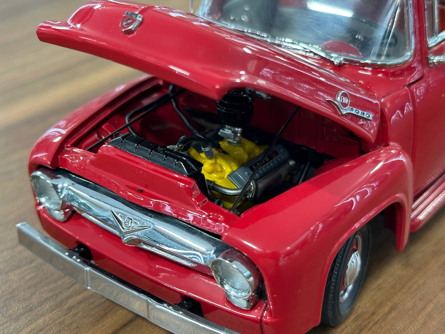1/24 Diecast Danbury Mint Ford F?100 Pickup (1956) – Red – Limited Edition