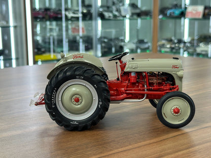1/24 Diecast Danbury Mint Ford 8N Tractor (1952) – Red – Limited Edition