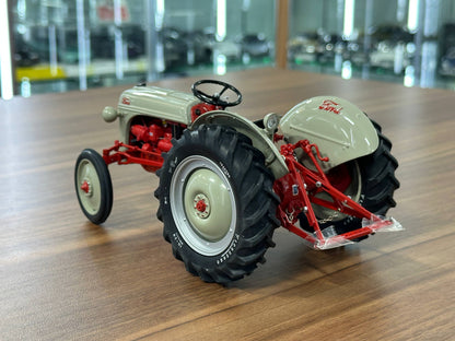 1/24 Diecast Danbury Mint Ford 8N Tractor (1952) – Red – Limited Edition
