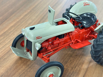 1/24 Diecast Danbury Mint Ford 8N Tractor (1952) – Red – Limited Edition