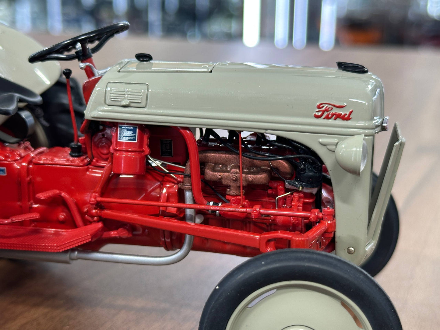 1/24 Diecast Danbury Mint Ford 8N Tractor (1952) – Red – Limited Edition