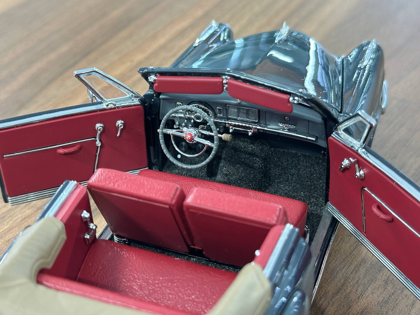 1/24 Diecast Danbury Mint Studebaker Champion Convertible (1950) – Dark Grey Limited Edition
