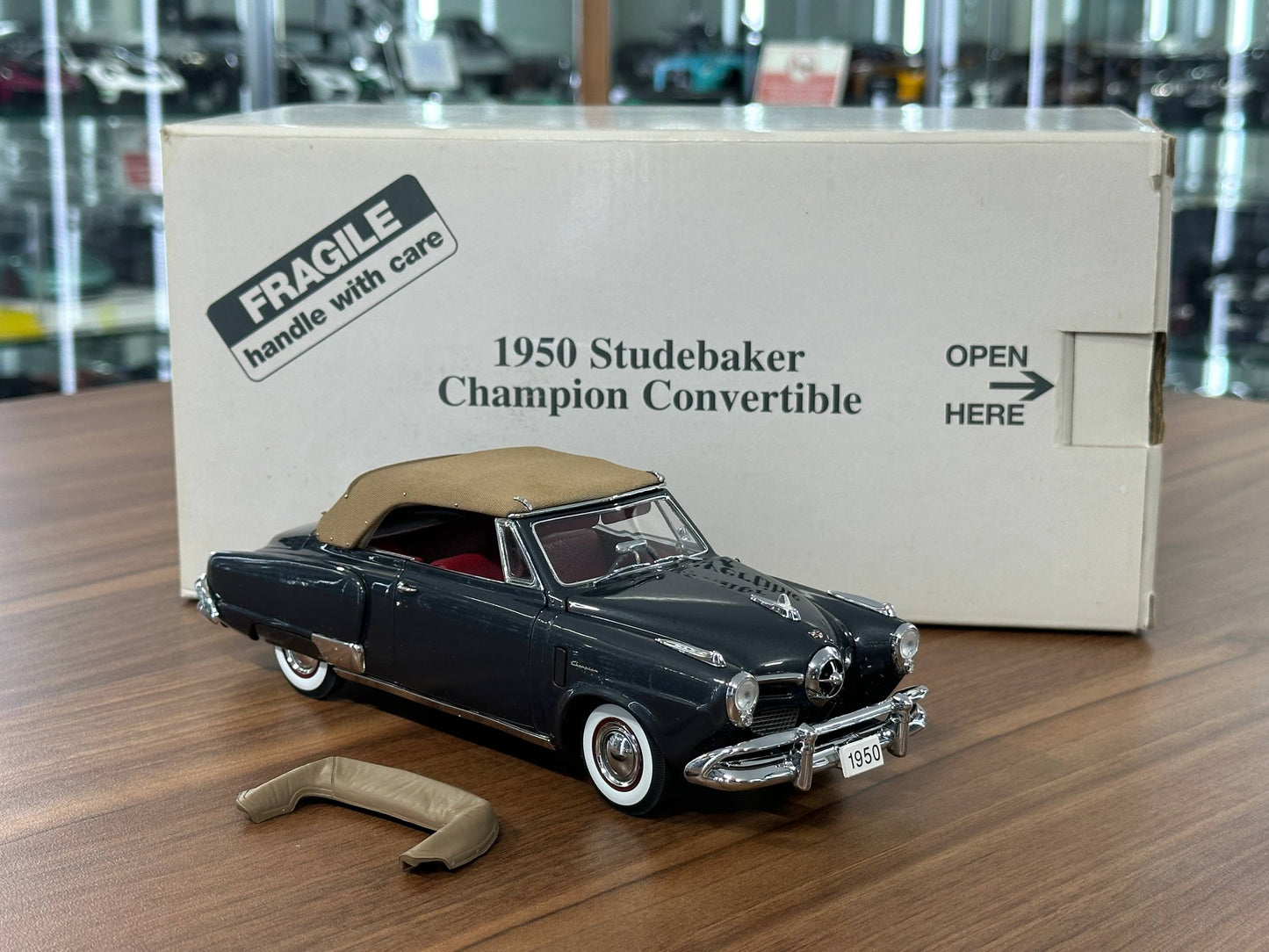 1/24 Diecast Danbury Mint Studebaker Champion Convertible (1950) – Dark Grey Limited Edition