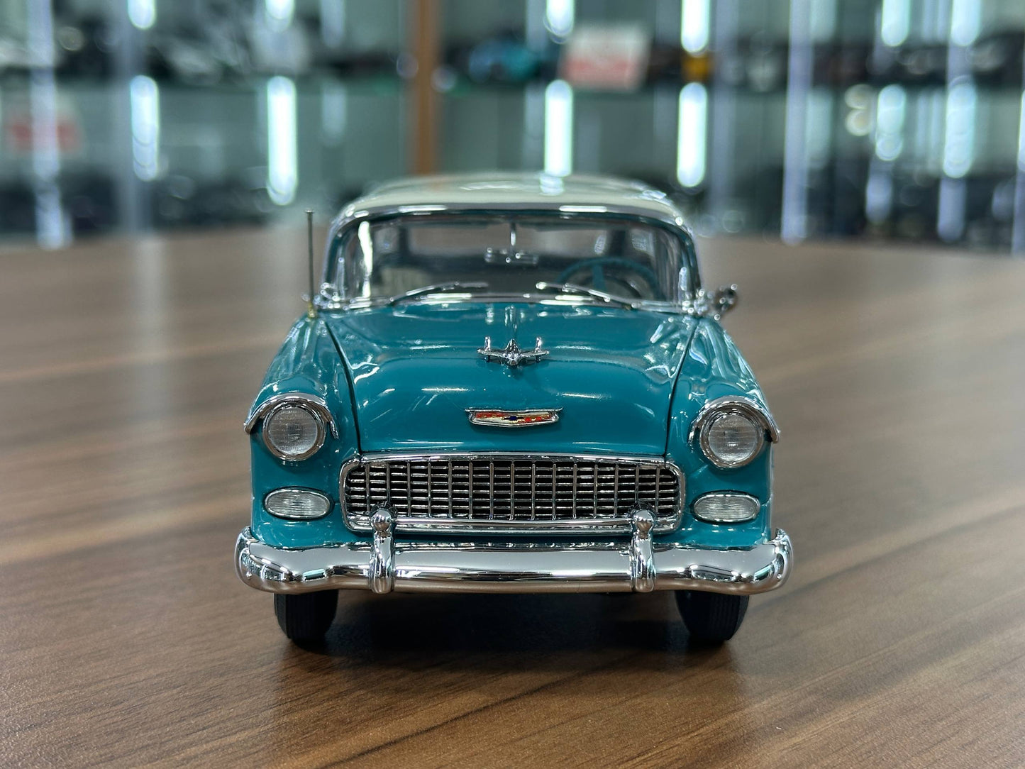 1:24 Diecast Chevrolet Nomad 1955 – Torquoise Cream – Danbury Mint Limited Edition