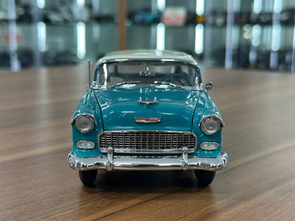 1:24 Diecast Chevrolet Nomad 1955 – Torquoise Cream – Danbury Mint Limited Edition