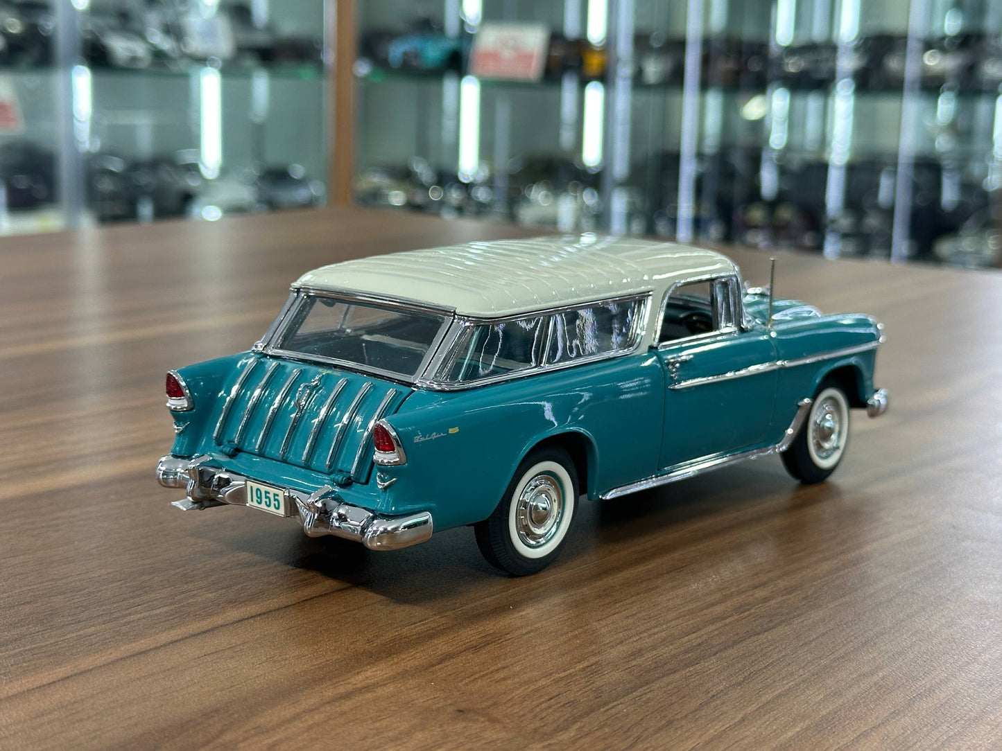 1:24 Diecast Chevrolet Nomad 1955 – Torquoise Cream – Danbury Mint Limited Edition