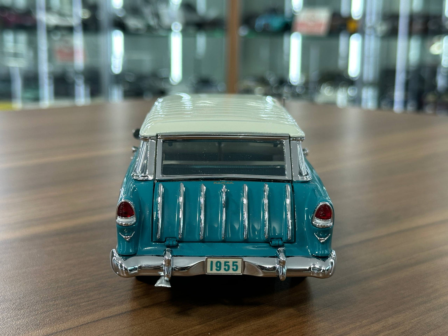 1:24 Diecast Chevrolet Nomad 1955 – Torquoise Cream – Danbury Mint Limited Edition