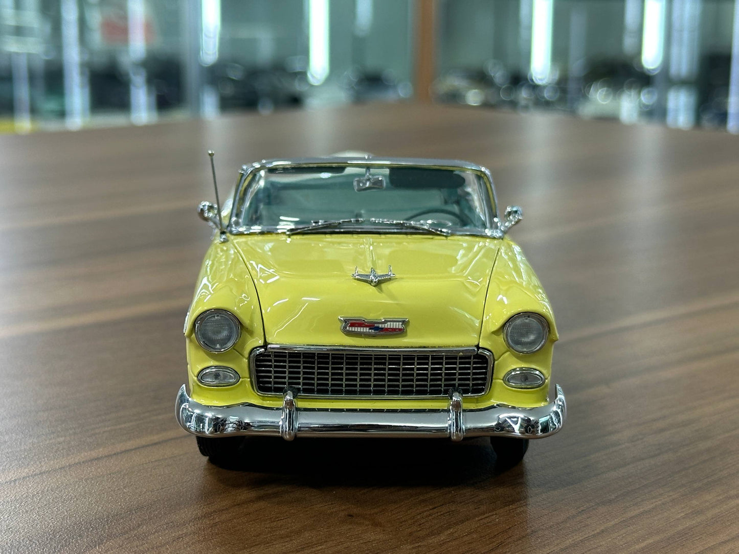 1/24 Diecast Chevrolet Bel Air Convertible 1955  Yellow – Danbury Mint Limited Edition