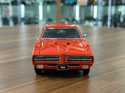 1/24 Diecast Pontiac GTO Judge 1969  – Orange – Danbury Mint Limited Edition