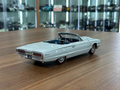 1/24 Diecast Ford Thunderbird Convertible 1965 Light Blue – Danbury Mint Limited Edition