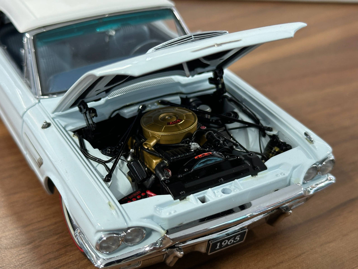 1/24 Diecast Ford Thunderbird Convertible 1965 Light Blue – Danbury Mint Limited Edition