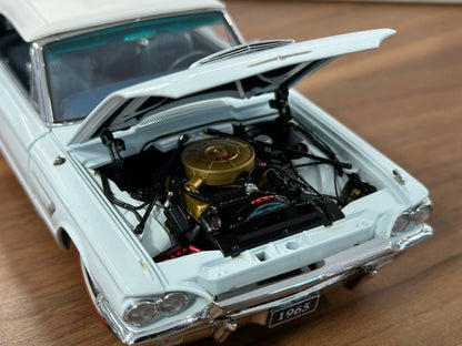 1/24 Diecast Ford Thunderbird Convertible 1965 Light Blue – Danbury Mint Limited Edition