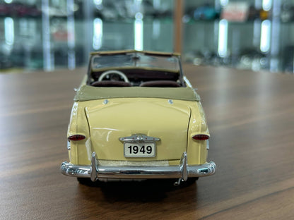 1/24 Diecast Ford Custom (1949) – Vintage Cream Yellow – Danbury Mint Limited Edition