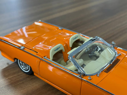 1/24 Diecast Ford Thunderbird Custom 1962 - Orange - Danbury Mint Limied Edition