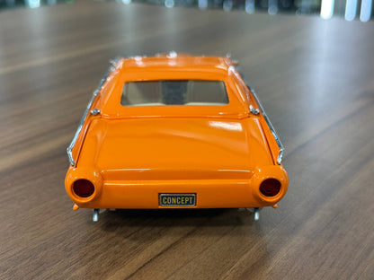 1/24 Diecast Ford Thunderbird Custom 1962 - Orange - Danbury Mint Limied Edition