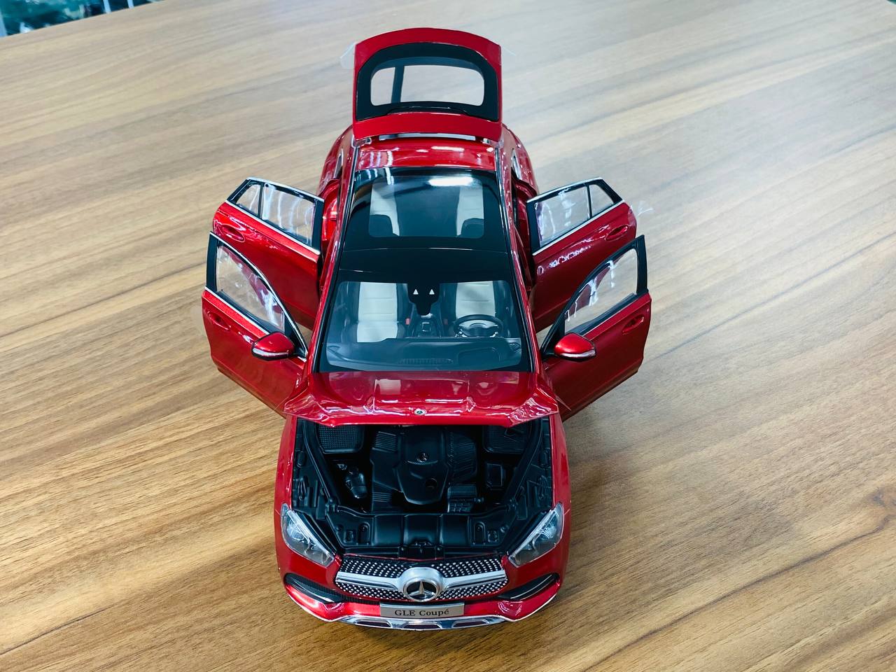 1 18 Diecast Dealer Edition iScale Mercedes Benz GLE Coupe in Red Me dturman