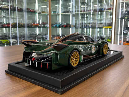 Pagani Huayra R #44 1:18 Resin Model – Green Carbon | VIP Models (Limited Edition – Dubai Exclusive)