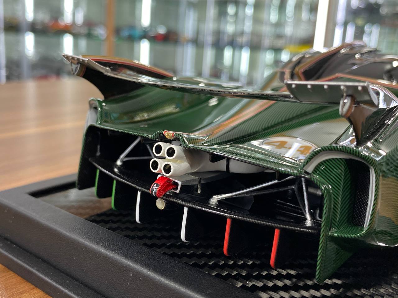 Pagani Huayra R #44 1:18 Resin Model – Green Carbon | VIP Models (Limited Edition – Dubai Exclusive)