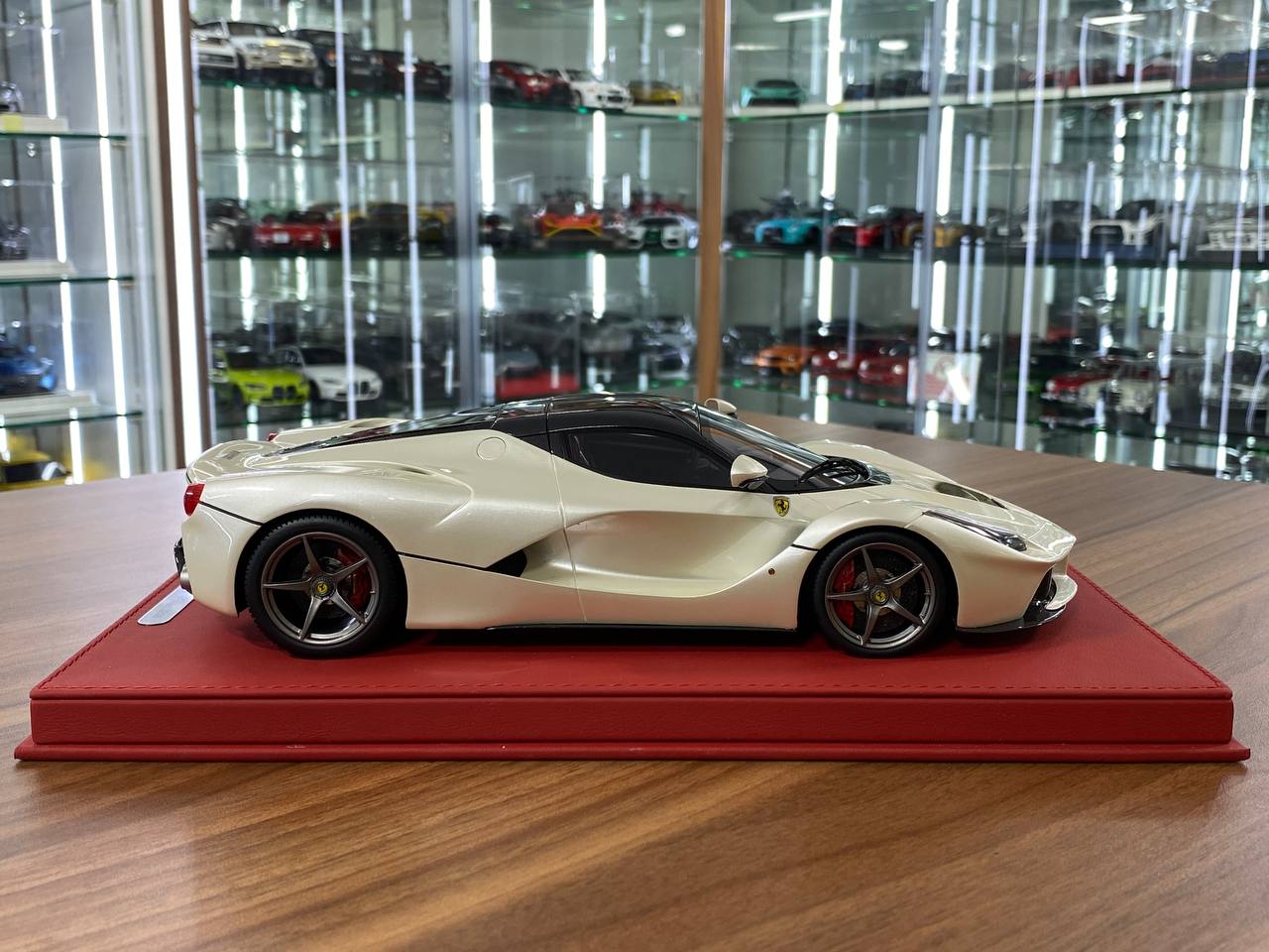 1/18 Diecast Ferrari LaFerrari Fuji White BBR Scale Model Car