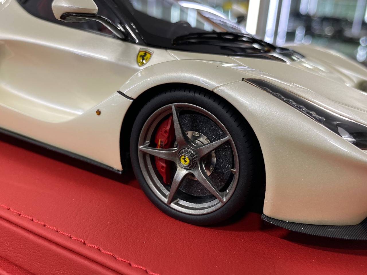 1/18 Diecast Ferrari LaFerrari Fuji White BBR Scale Model Car